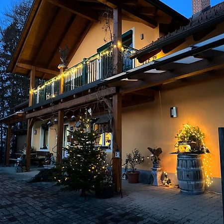Gaestehaus Schmid Sankt Johann im Saggautal ภายนอก รูปภาพ