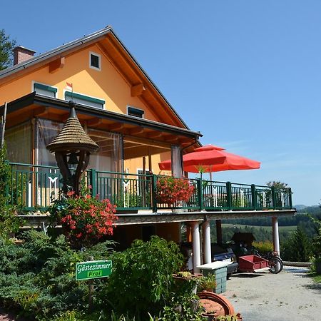 Gaestehaus Schmid Sankt Johann im Saggautal ภายนอก รูปภาพ