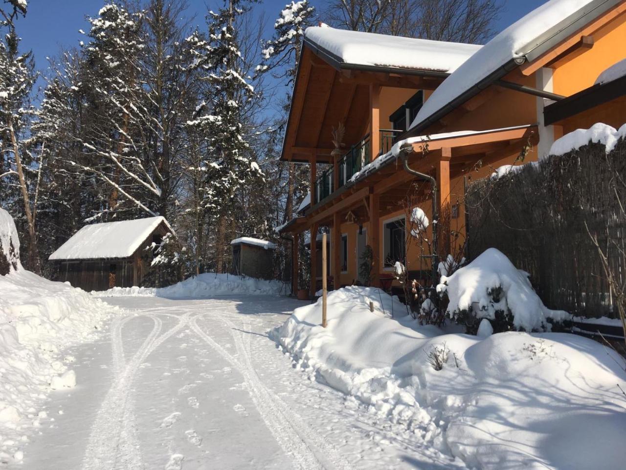 Gaestehaus Schmid Sankt Johann im Saggautal ภายนอก รูปภาพ